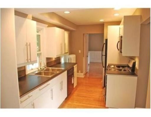 Building Photo - 76 Chadwick St