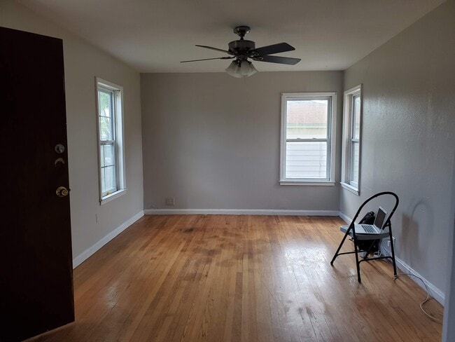 Living Room - 4413 N Cornelia Circle