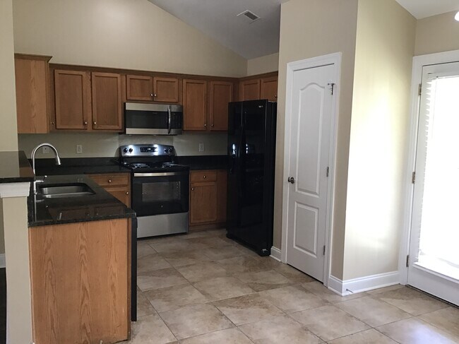 Building Photo - 305 Equinox Circle
