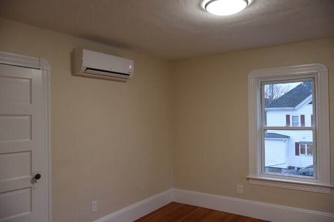 Foto del edificio - Good credit, solid income & references a m...
