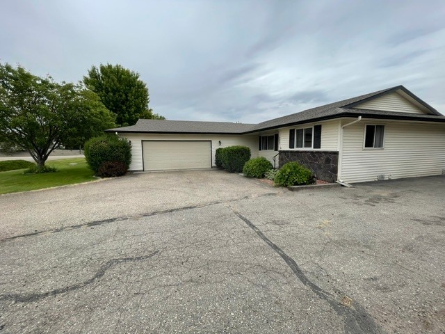 Building Photo - 14901 Eagle Dr