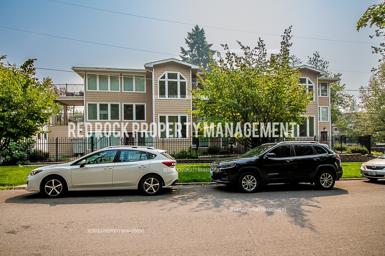 Foto principal - 215 S Chestnut St
