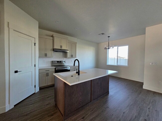 Foto del edificio - 4621 Highgarden Wy