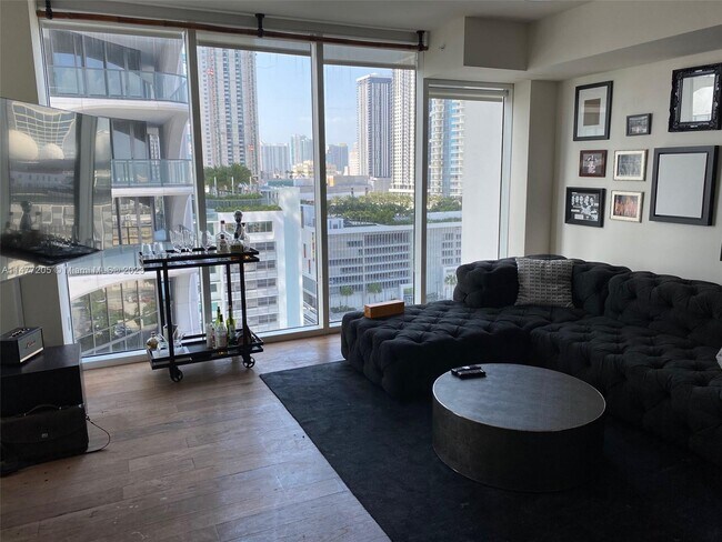 Building Photo - 1040 Biscayne Blvd