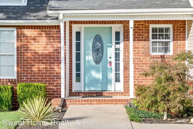 Building Photo - 3 br, 2.5 bath House - 1199 Viewmont Dr.