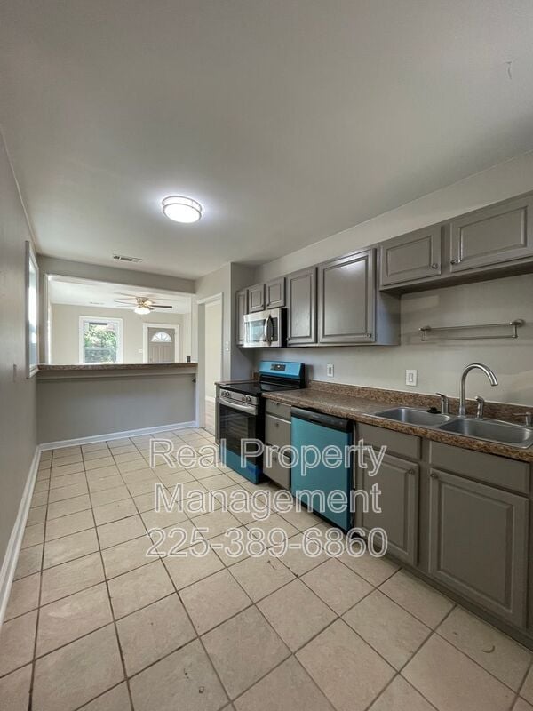 Foto del edificio - 5974 Byron Ave