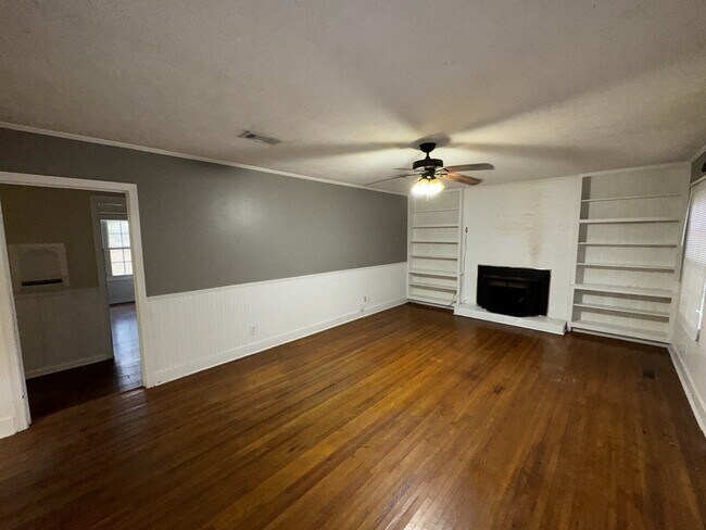 Foto del edificio - 1081 S Church St