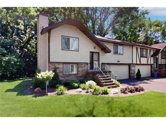 Building Photo - 2509 Cedar Hills Dr