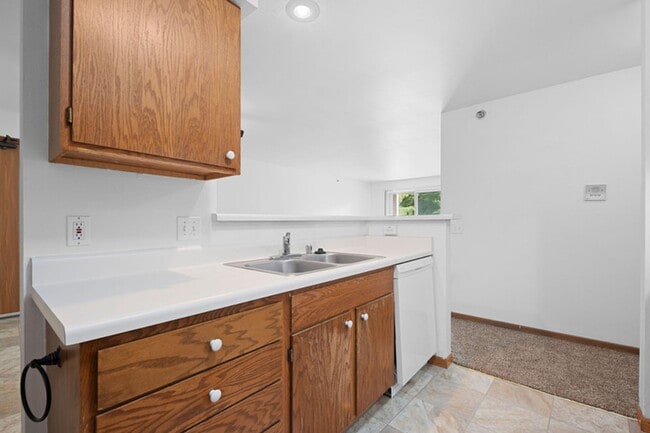 Building Photo - City View Apartments