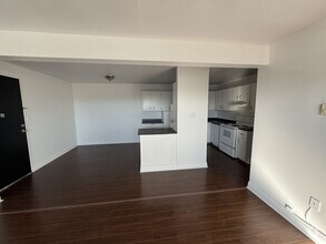 Building Photo - 255 Coldbrook Crescent