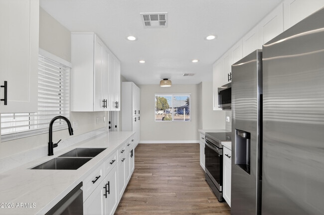 Building Photo - 2355 W Waltann Ln