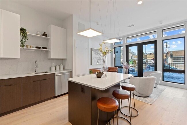 Foto del edificio - 101 North Beacon St