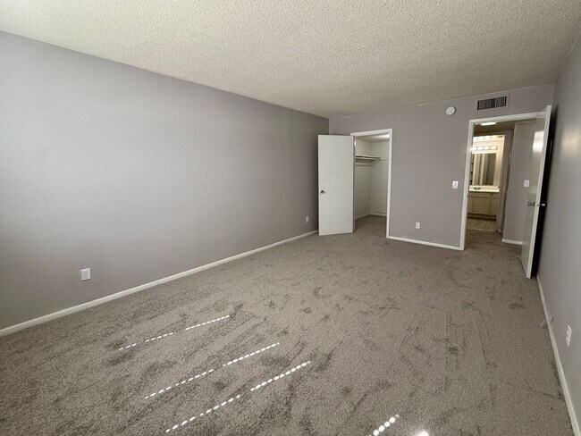 Interior Photo - Central Park at East Bay