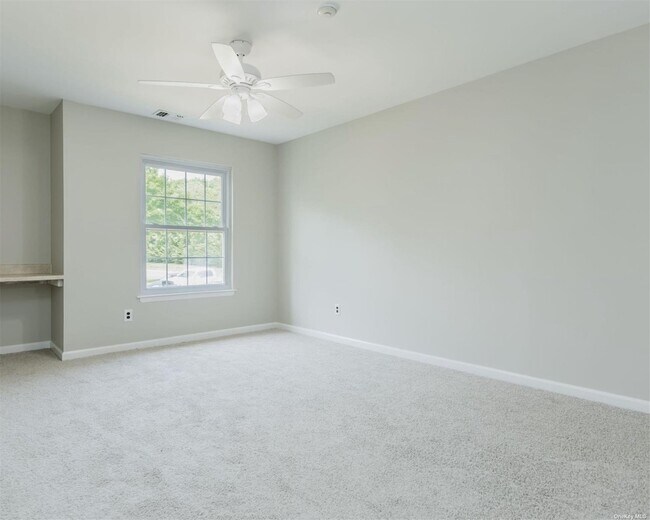 Foto del edificio - 281 Fairview Cir