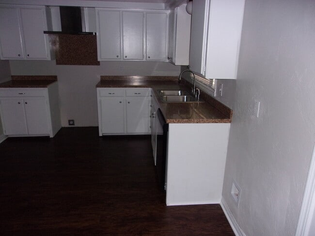 Foto del edificio - 2000 Lanesboro Dr