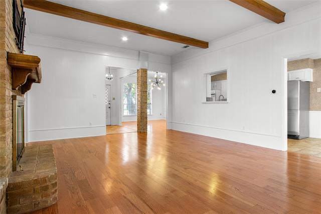 Foto del edificio - 9702 Summerhill Ln