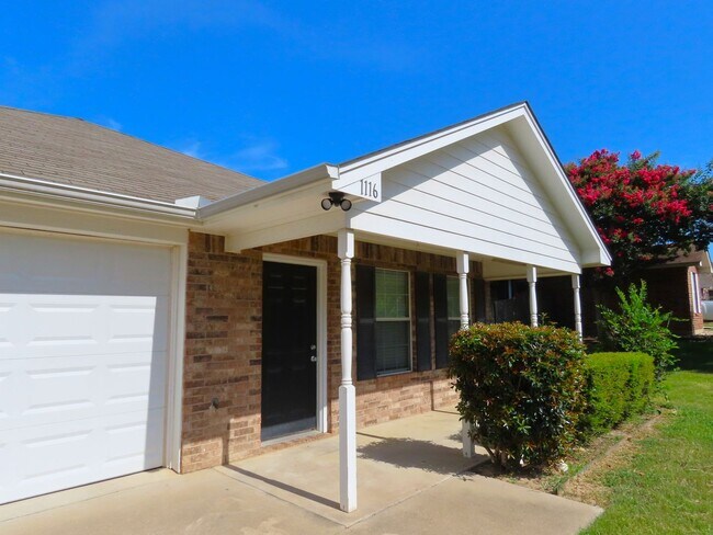 Foto del edificio - Lindale ISD! Lovely 3 Bedroom, 2 Bath Hous...
