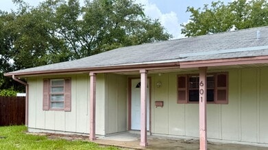 Building Photo - 601 Soldier Sq
