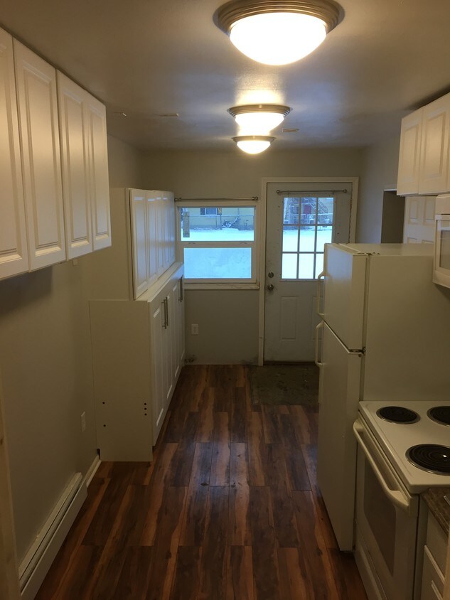 Building Photo - 180 Madcap Ln
