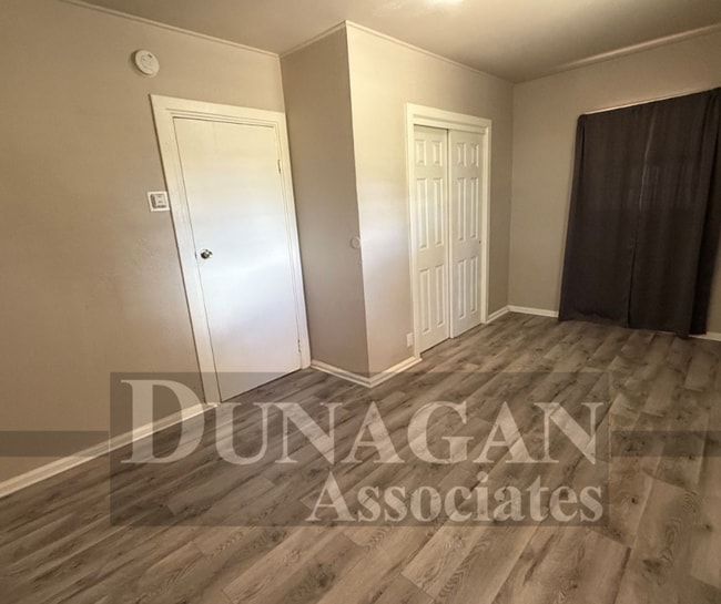 Foto del edificio - 2215 Turner St