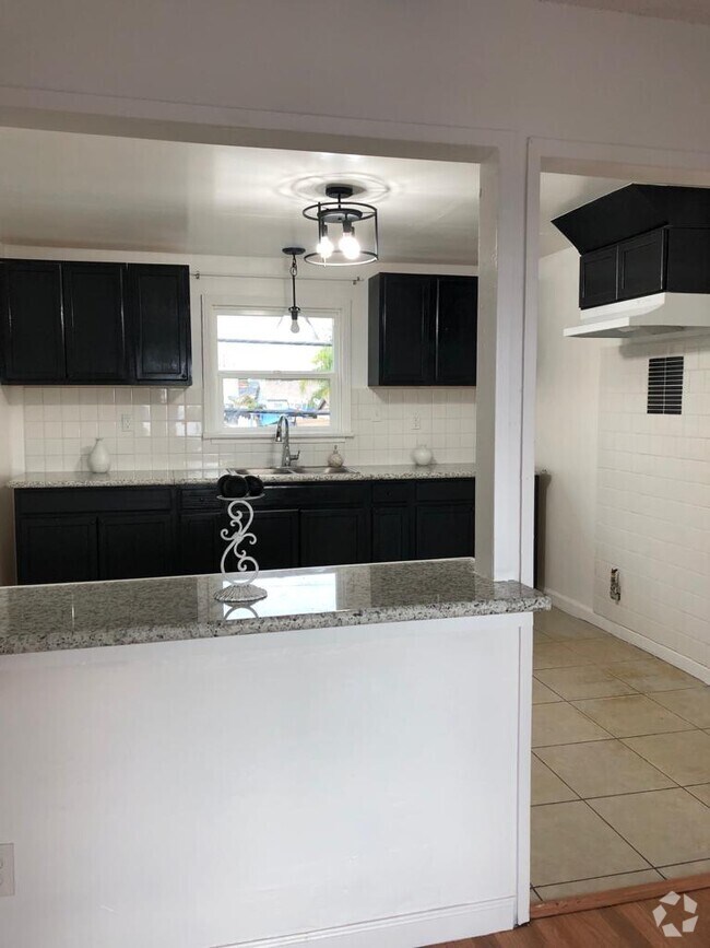 The East Nile Apartments for Rent with Washer & Dryer Bakersfield, CA