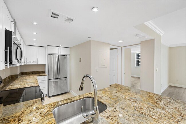 Building Photo - 770 Claughton Island Dr