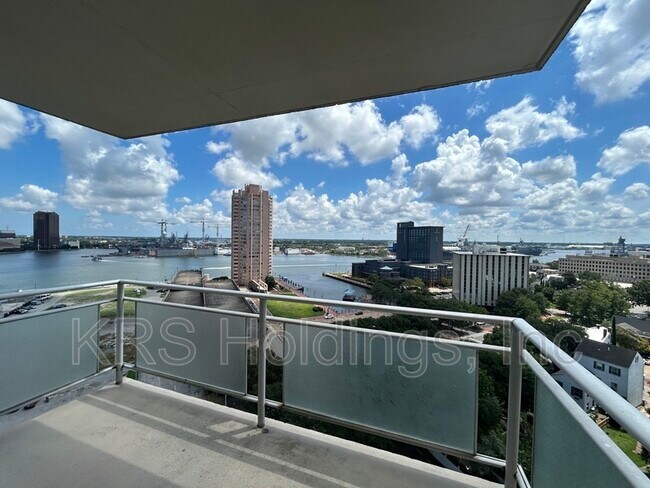 Foto del edificio - 1 Crawford Pkwy
