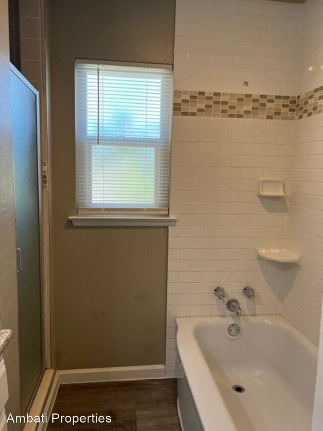 Building Photo - 3 br, 1.5 bath House - 2925 N. Third Street