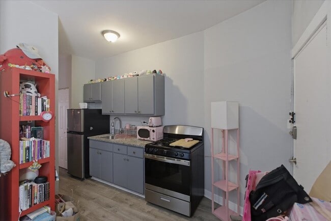 Building Photo - 5018 S Blackstone Ave
