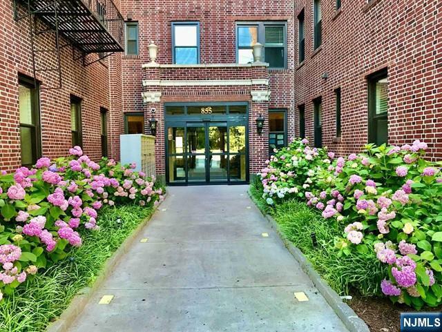 Foto del edificio - 855 Broad Ave