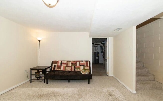 Building Photo - 1709 Rockingham Dr