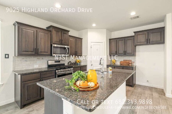 Foto del edificio - 9025 Highland Orchard Dr