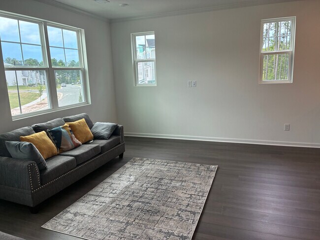 Foto del edificio - Room in Townhome on Gypsum Dr