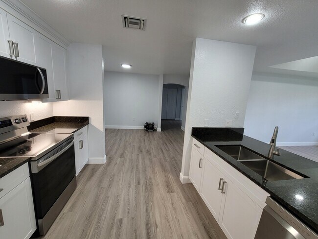Foto del edificio - 1758 N Dovetail Dr