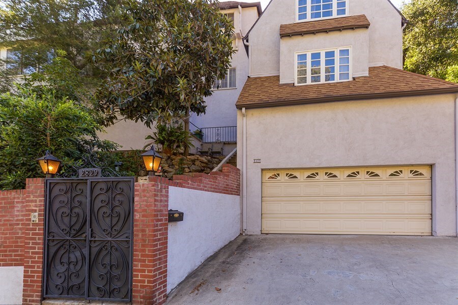 109 Houses Available for Rent in Hollywood Hills, CA