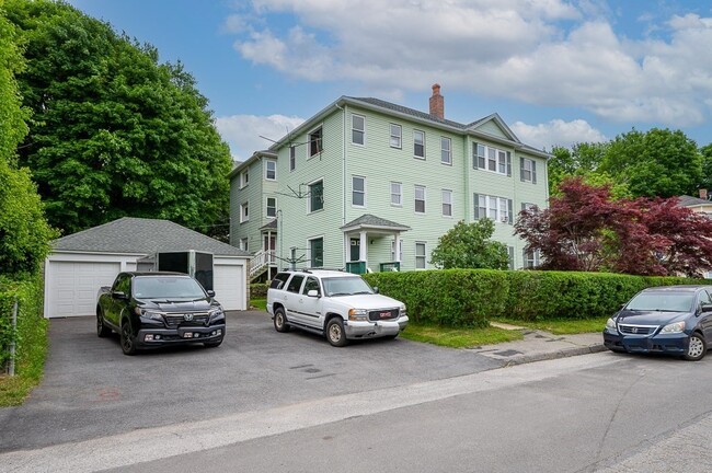 3 bay garage - 49 Catharine St