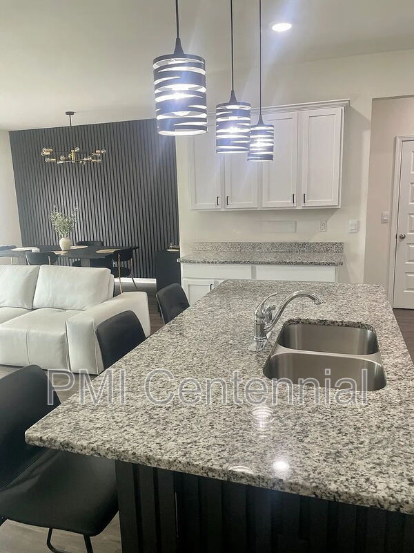 Foto del edificio - 192 Hampton Cir