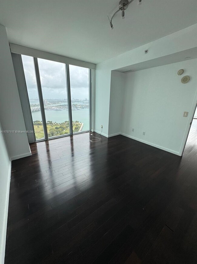 Foto del edificio - 888 Biscayne Blvd