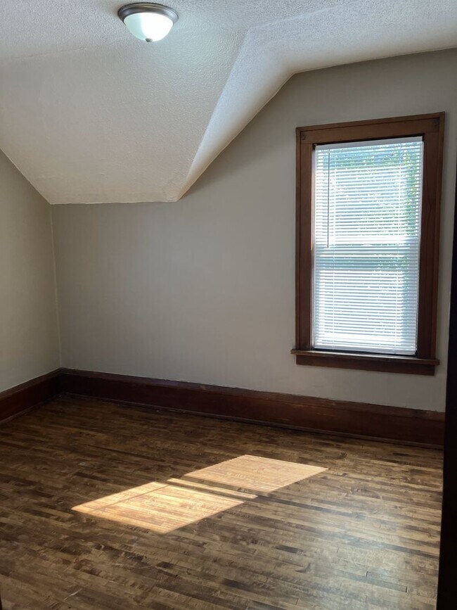 Building Photo - 1016 Litchfield Ave SW