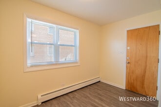 Building Photo - 9654 Golf Terrace