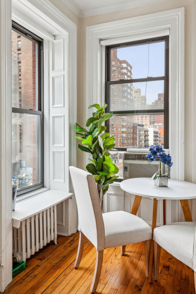 Foto del edificio - 300 E 69th St