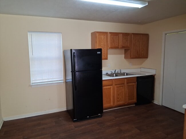 Foto del edificio - 209 E Wilson St