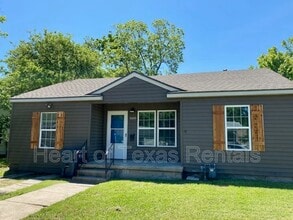 Building Photo - 3600 Maple Ave