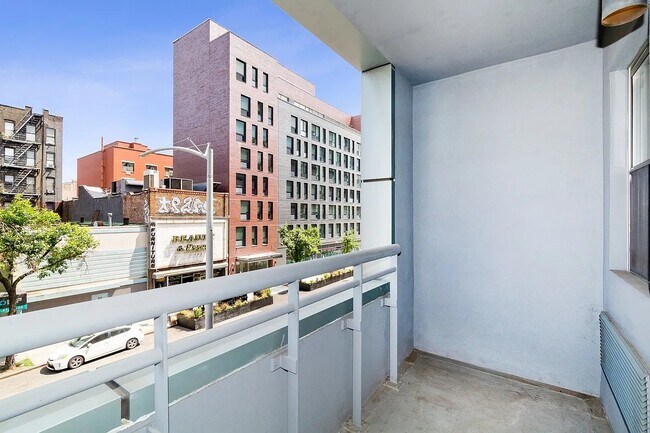 Building Photo - 152 Ludlow St