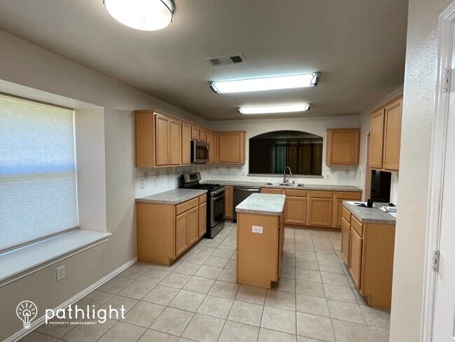 Foto del edificio - 400 Highview Cir