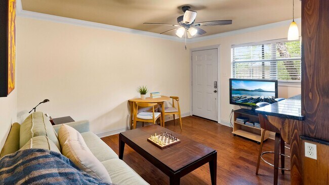 Foto del edificio - 1 Bedroom condo located in the Garden District- Next to City Park