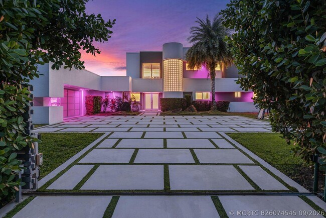 Building Photo - 11700 SW 22nd Ct