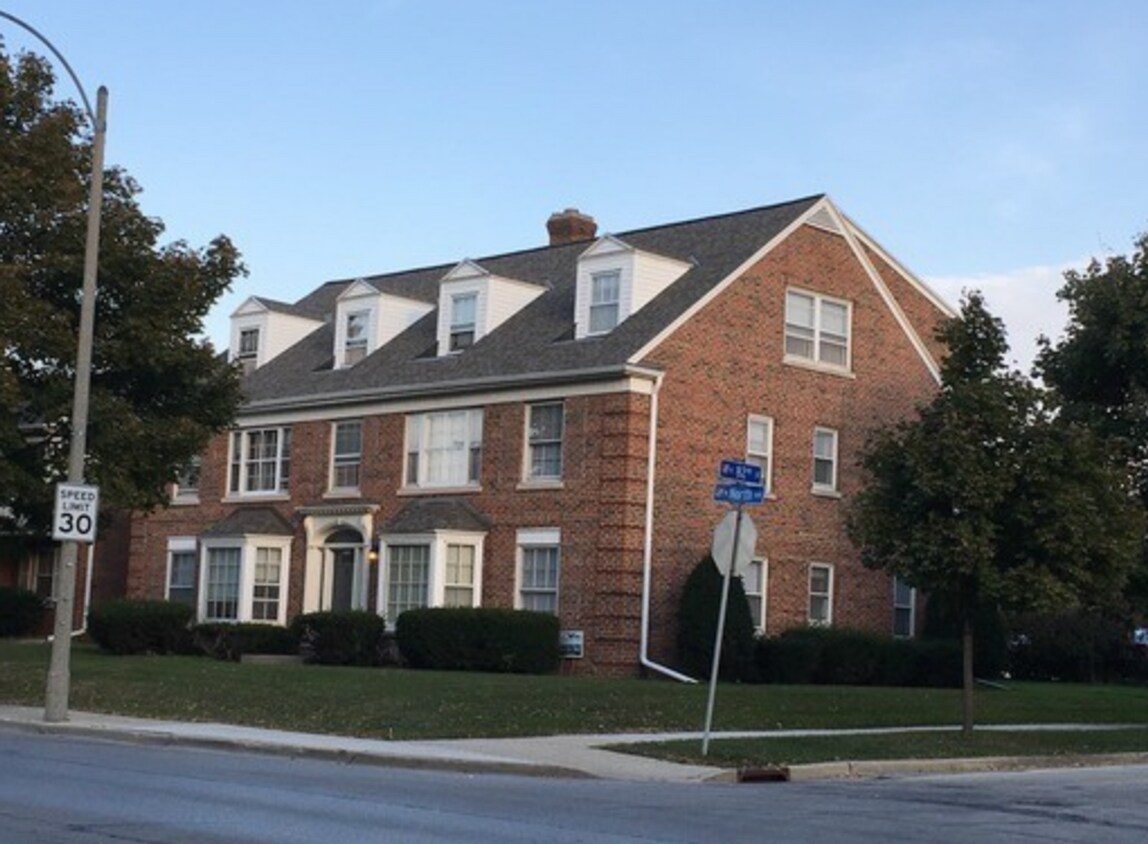 Foto del edificio - 8204 W North Ave