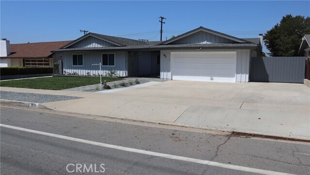 Building Photo - 1415 Puente St