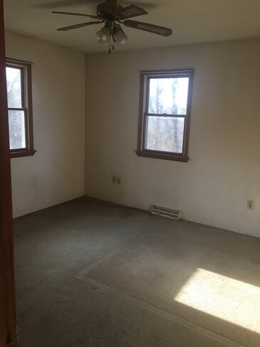 Building Photo - 150 Community Park Rd